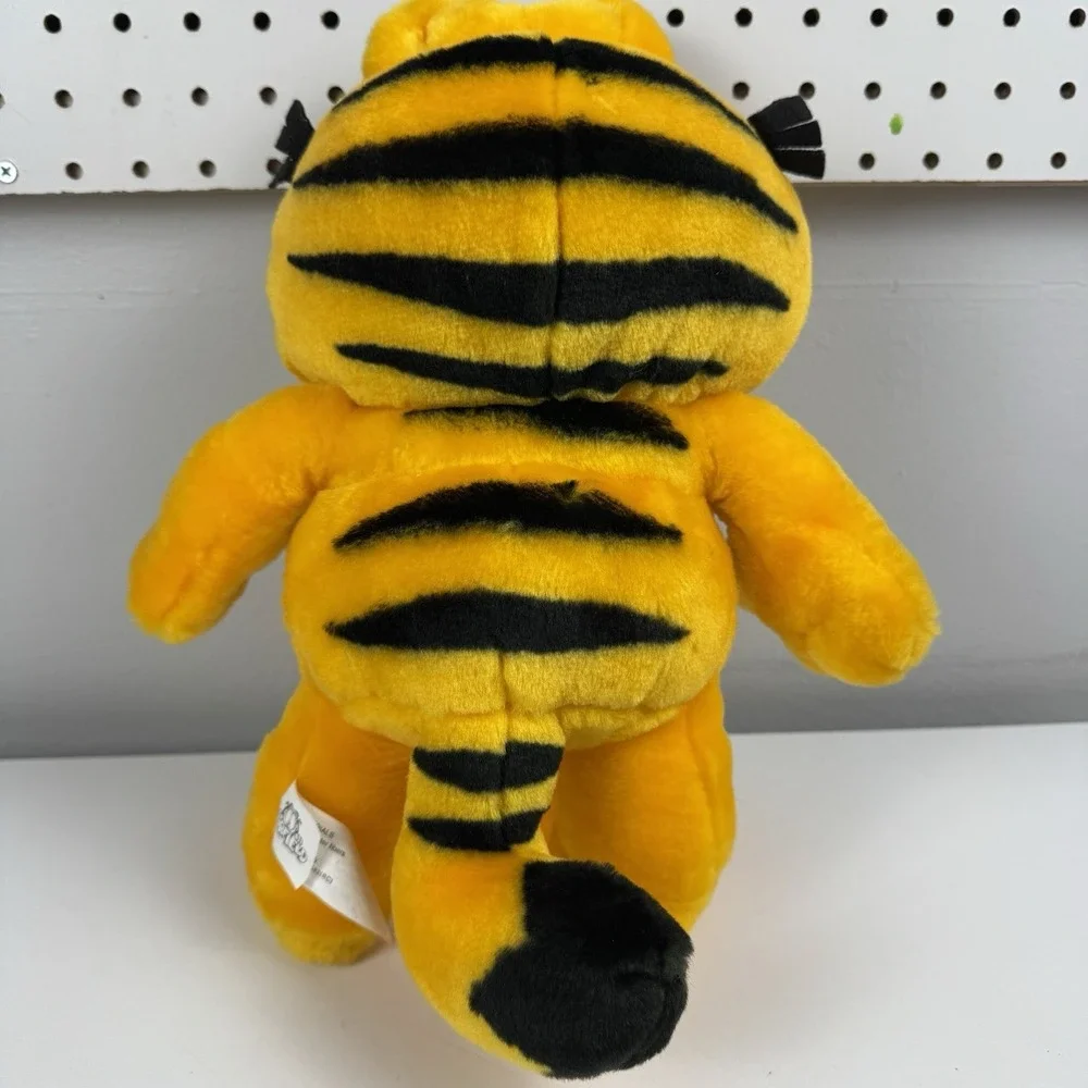 Garfield Plush Classic Orange Cat‎ Stuffed Animal Paws Vintage Style